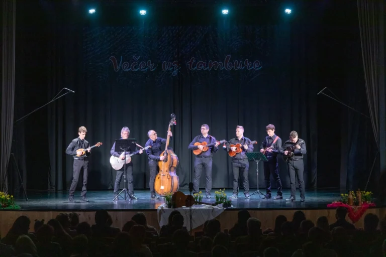 Instagram post from czkidn. This post is in position 2.