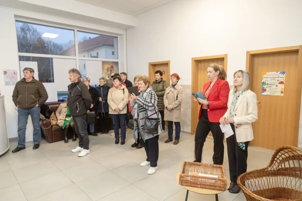 Instagram post from czkidn. This post is in position 1.