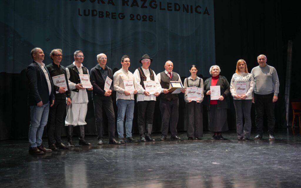 Instagram post from czkidn. This post is in position 9.