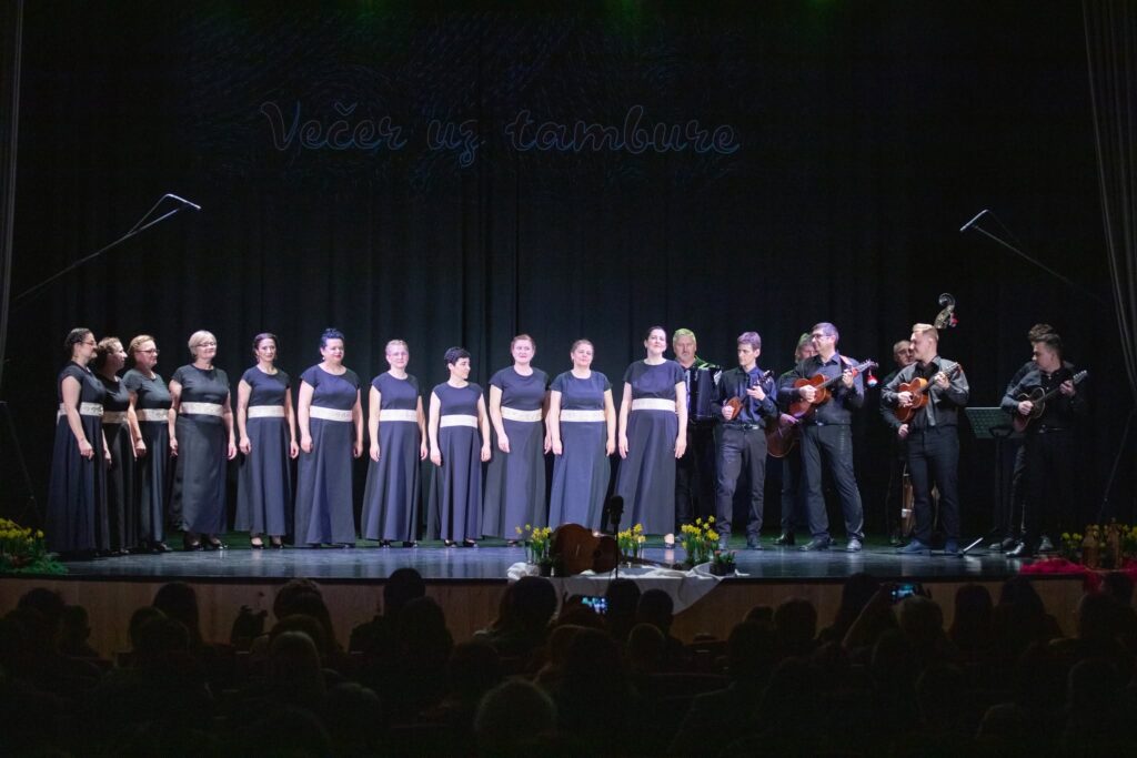 Instagram post from czkidn. This post is in position 4.