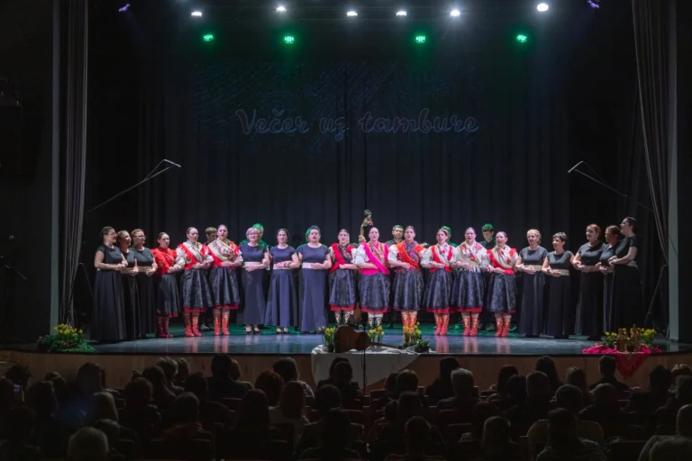 Instagram post from czkidn. This post is in position 1.