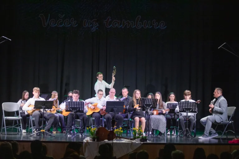 Instagram post from czkidn. This post is in position 5.