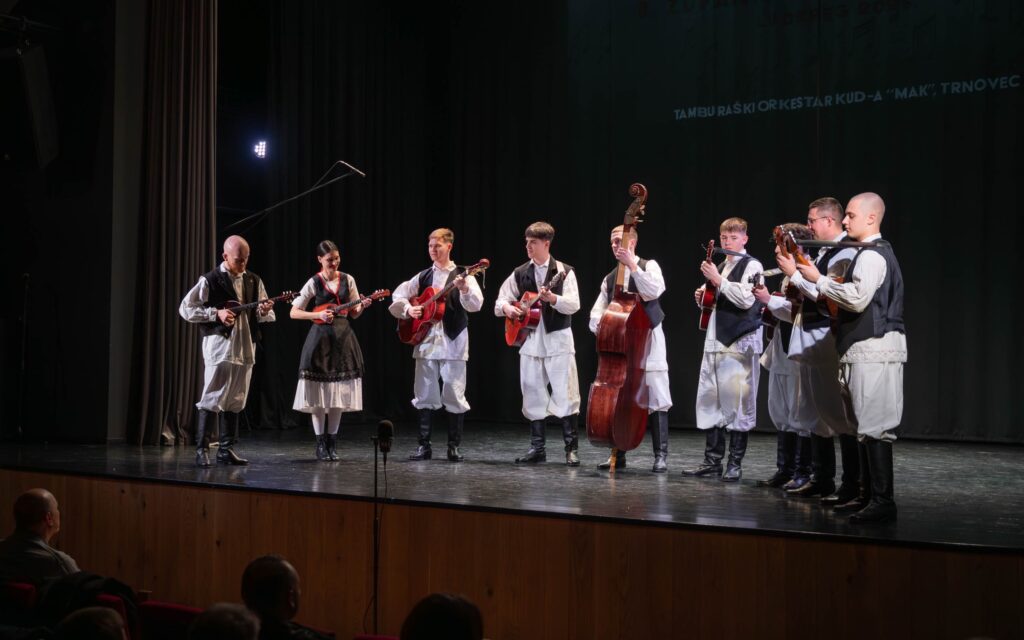 Instagram post from czkidn. This post is in position 5.