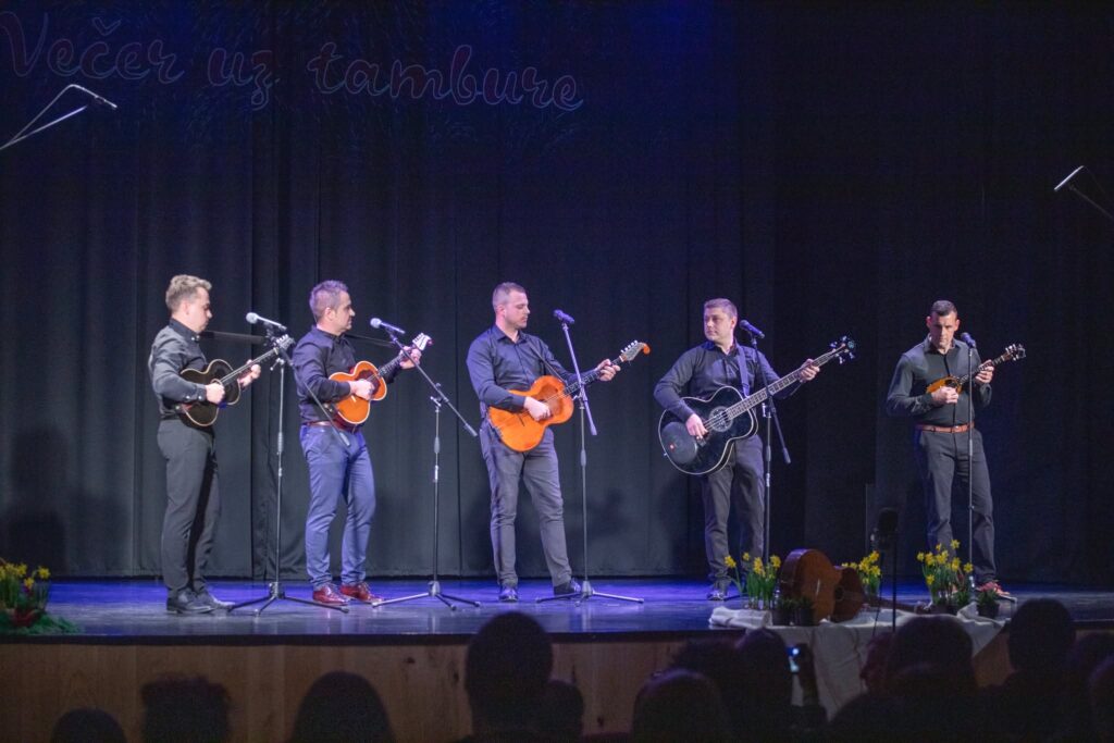 Instagram post from czkidn. This post is in position 3.