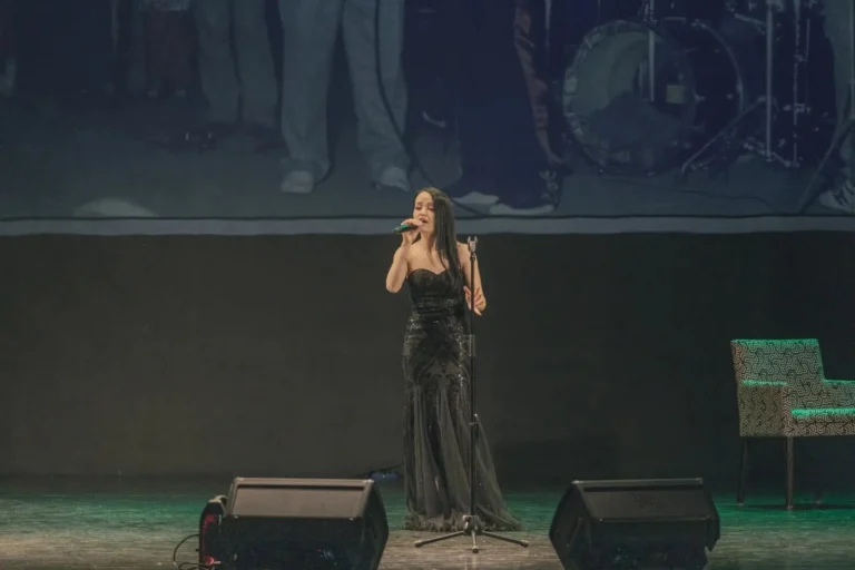 Instagram post from czkidn. This post is in position 8.