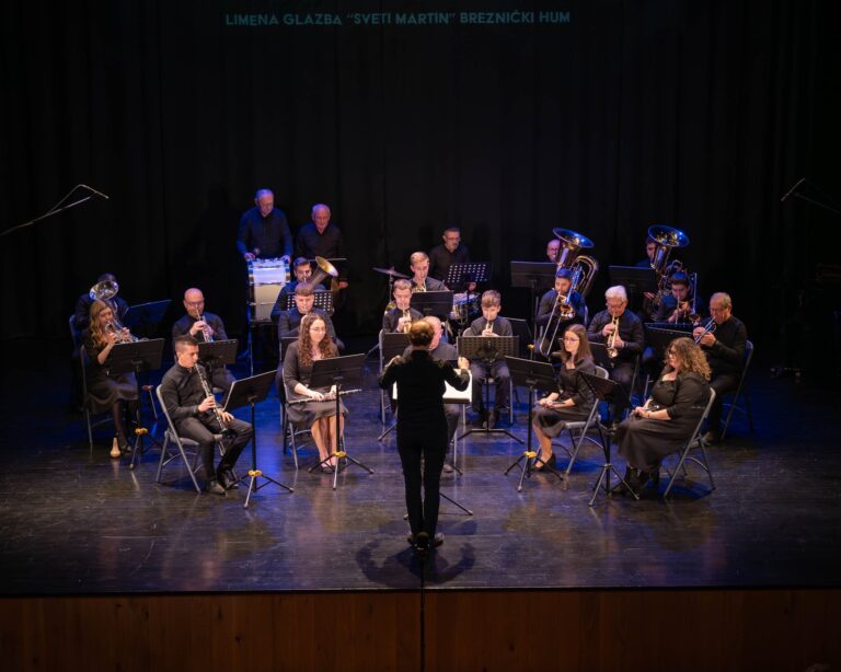 Instagram post from czkidn. This post is in position 3.