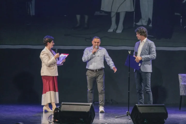 Instagram post from czkidn. This post is in position 17.